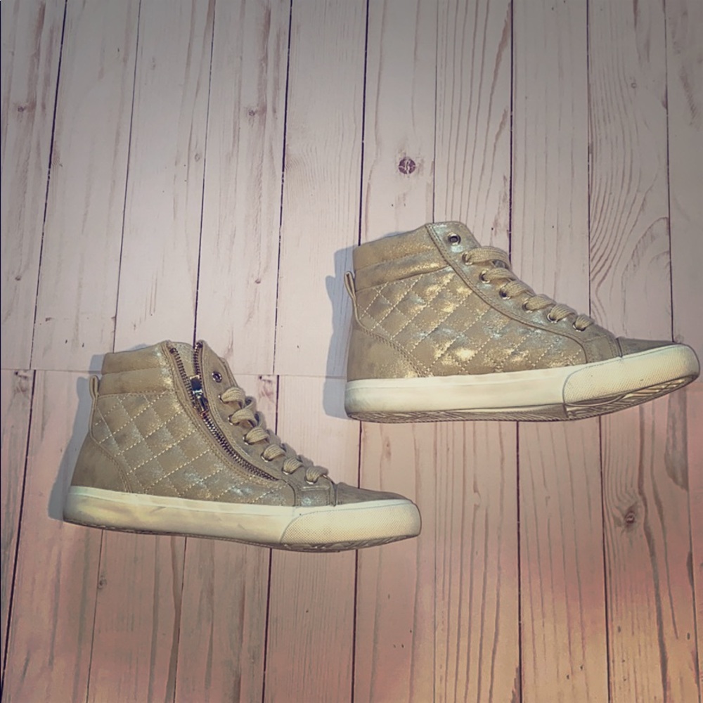 Gold high too sneakers